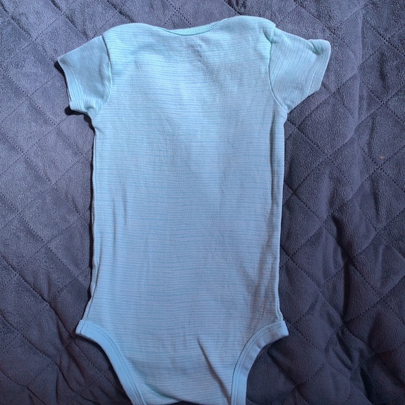 Gerber organic onesies - Picture 4 of 7